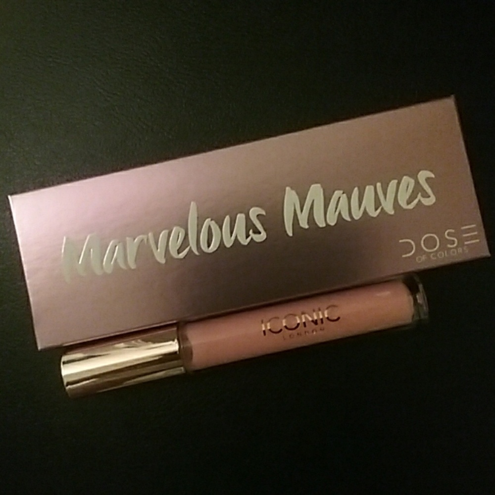 Eyeshadow and lippie set